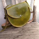 Малката кръгла чанта