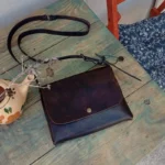 Малката кафява чанта