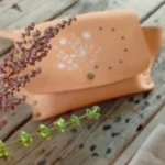 Чантата за кръст с дивите треви - Image 5